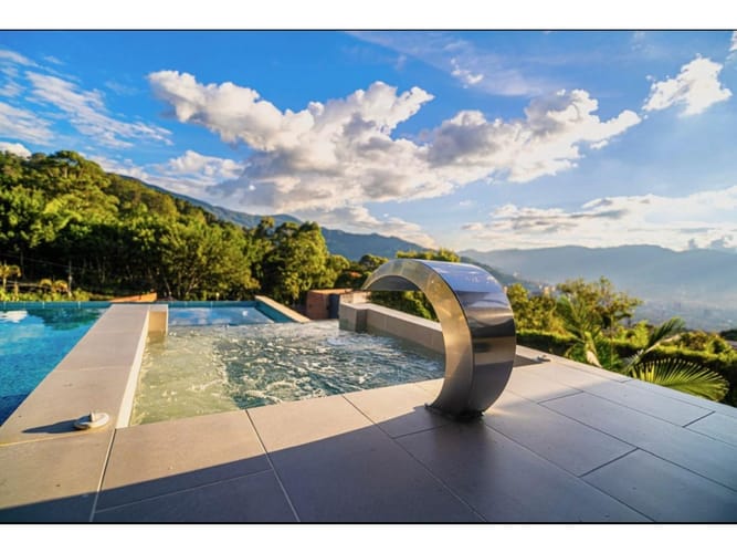 Casa de 9 alcobas en venta en Loma Del Chocho, Envigado, 850 m² · foto 24 de 24