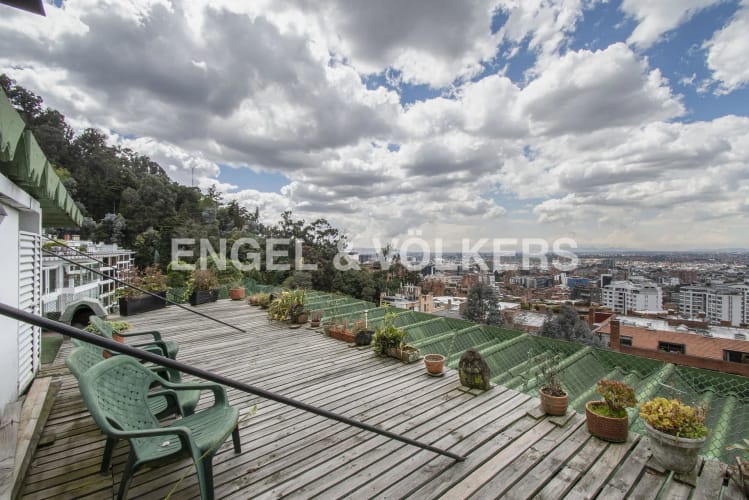 Apartamento de 3 alcobas en venta en Los Rosales, Bogotá, 271 m² · foto 13 de 17