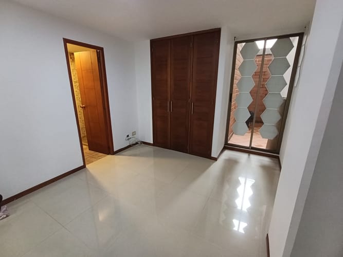 Apartaestudio en arriendo en Laureles, Medellín, 46 m² · foto 2 de 2