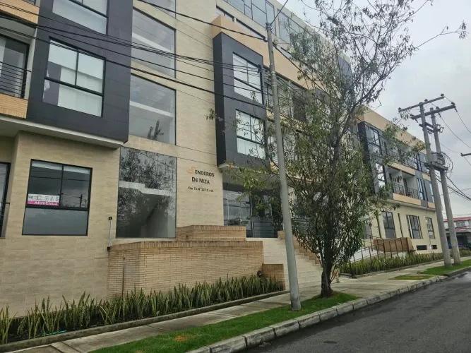 Apartamento de 1 alcoba en venta en Niza Norte, Bogotá, 62 m² · foto 11 de 24