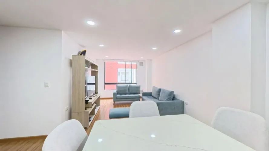 Apartamento de 2 alcobas en venta en Cedritos, Bogotá, 73 m² · foto 2 de 19