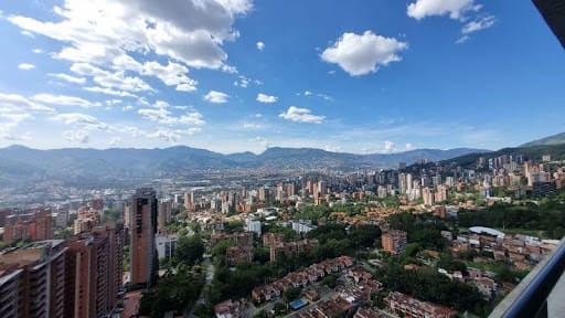 Apartamento de 3 alcobas en arriendo en Loma De Los Gonzalez, Medellín, 110 m² · foto 13 de 22