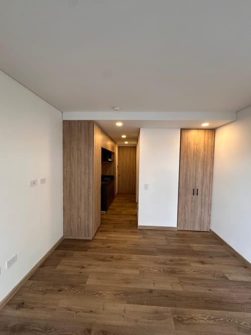 Apartaestudio en arriendo en Andes Norte, Bogotá, 28 m² · foto 2 de 15