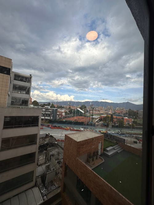 Apartaestudio en arriendo en Andes Norte, Bogotá, 28 m² · foto 5 de 15