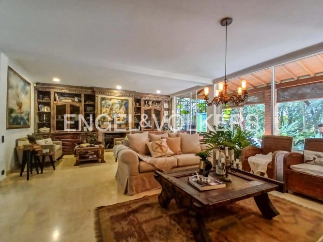 Casa de 3 alcobas en venta en La Hacienda, Envigado, 318 m² · foto 2 de 19
