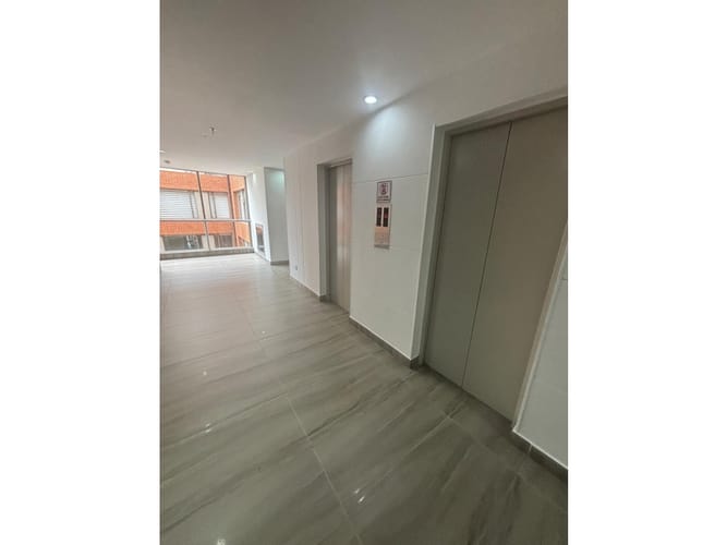 Apartamento de 4 alcobas en venta en Ciudad Salitre Occidental, Bogotá, 149 m² · foto 7 de 13