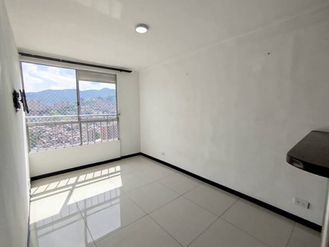 Apartamento de 2 alcobas en arriendo en Cucaracho, Medellín, 40 m² · foto 3 de 10