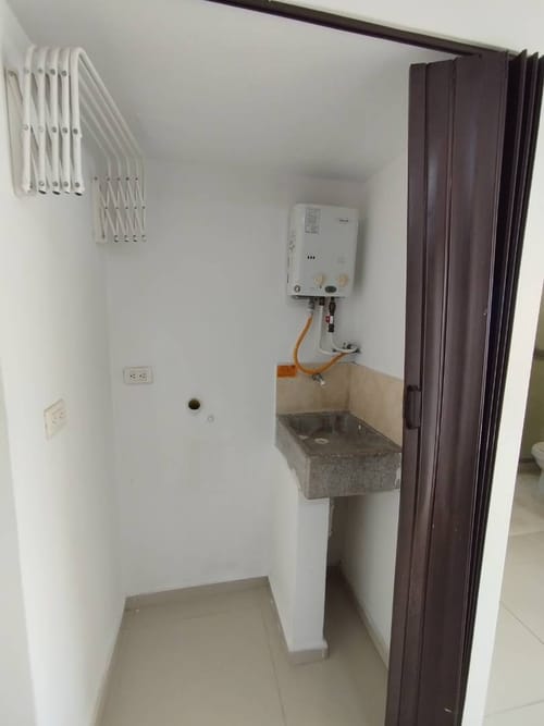 Apartamento de 2 alcobas en arriendo en Cucaracho, Medellín, 40 m² · foto 5 de 10