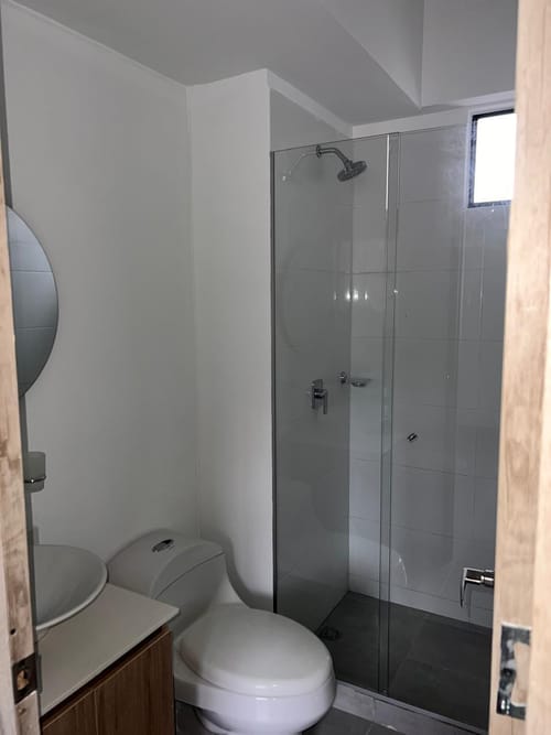 Apartamento de 2 alcobas en venta en Centro, Bello, 61 m² · foto 1 de 16