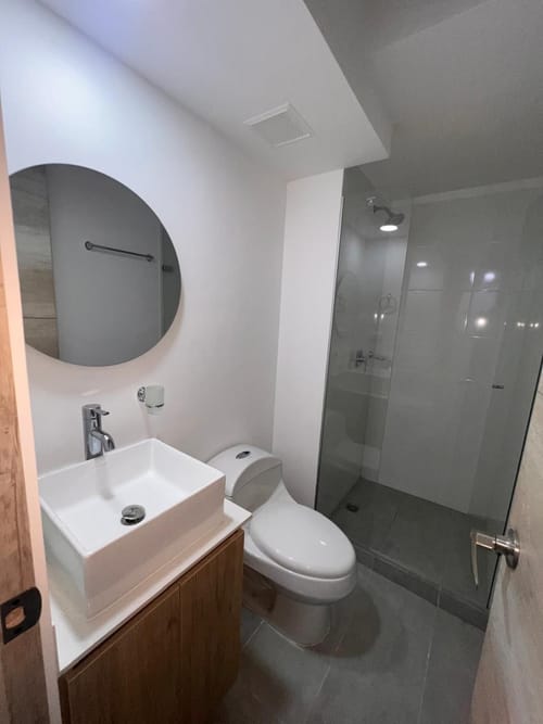 Apartamento de 2 alcobas en venta en Centro, Bello, 61 m² · foto 5 de 16