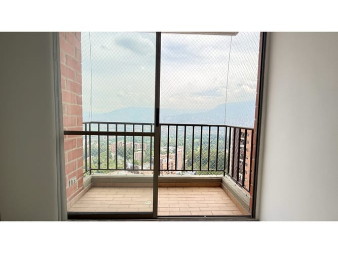 Apartamento de 3 alcobas en venta en Rodeo Alto, Medellín, 67 m² · foto 5 de 18