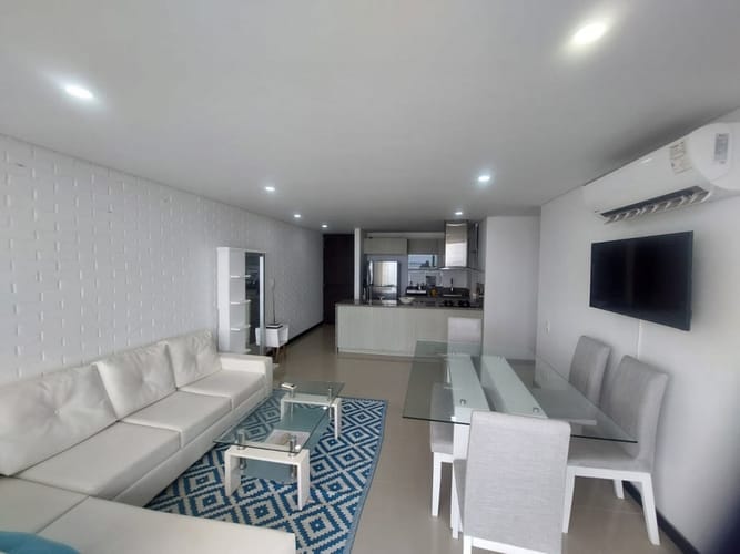 Apartamento de 3 alcobas en arriendo en Crespo, Cartagena, 109 m² · foto 3 de 12
