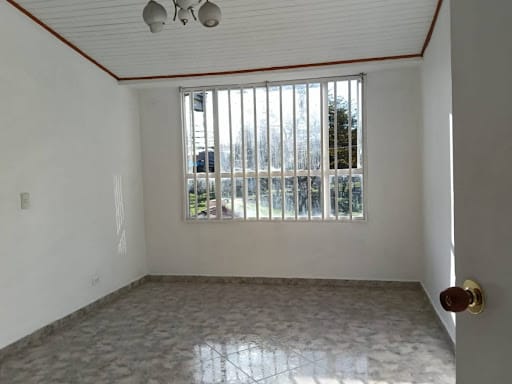 Casa de 4 alcobas en arriendo en Mandalay, Bogotá, 110 m² · foto 2 de 24