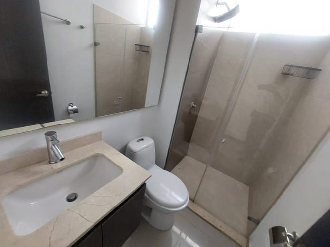 Apartamento de 3 alcobas en arriendo en Crespo, Cartagena, 109 m² · foto 10 de 12