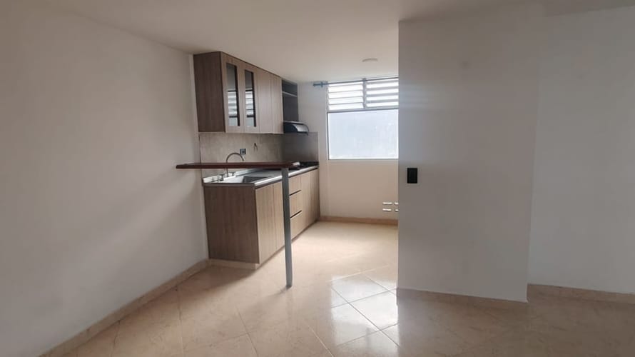 Apartamento de 2 alcobas en arriendo en Loma Del Indio, Medellín, 70 m² · foto 3 de 8