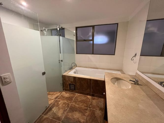 Apartamento de 4 alcobas en venta en Cerros De Suba, Bogotá, 224 m² · foto 3 de 7