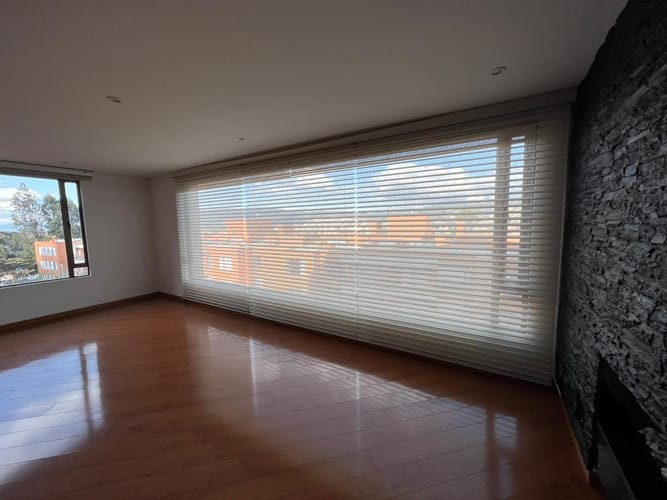 Apartamento de 4 alcobas en venta en Cerros De Suba, Bogotá, 224 m² · foto 6 de 7