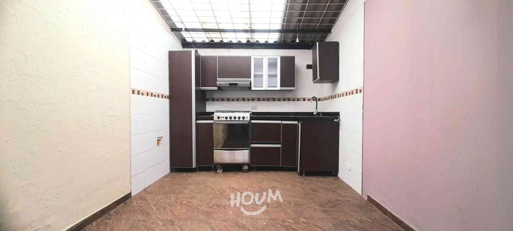 Casa de 4 alcobas en venta en Engativá, Bogotá, 70 m² · foto 2 de 24