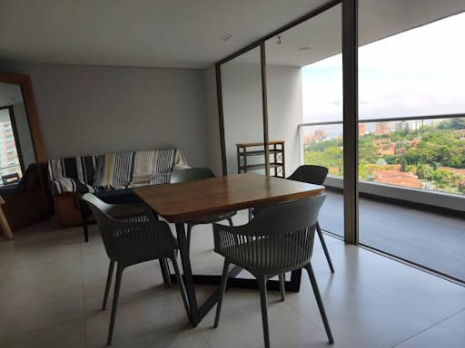 Apartamento de 2 alcobas en arriendo en Loma Del Esmeraldal, Envigado, 80 m² · foto 2 de 18