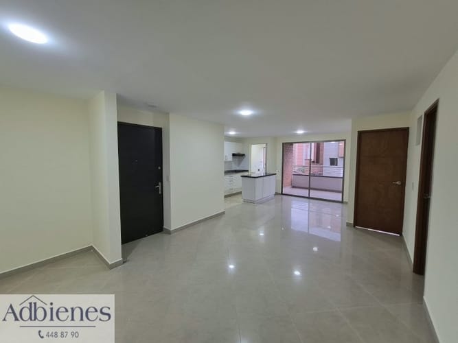 Apartamento de 3 alcobas en arriendo en Lorena, Medellín, 100 m² · foto 1 de 20