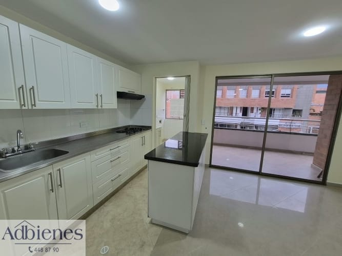 Apartamento de 3 alcobas en arriendo en Lorena, Medellín, 100 m² · foto 4 de 20