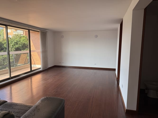 Apartamento de 3 alcobas en arriendo en Lagos De Cordoba, Bogotá, 134 m² · foto 3 de 19