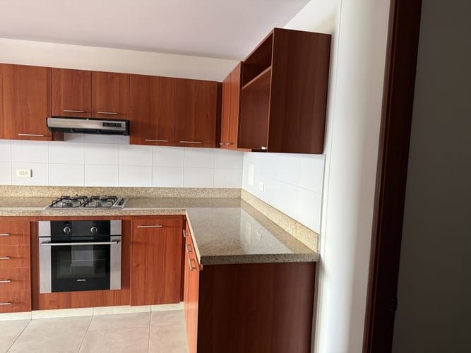 Apartamento de 3 alcobas en arriendo en Lagos De Cordoba, Bogotá, 134 m² · foto 5 de 19