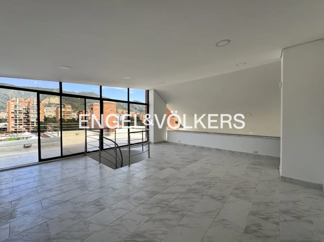 Apartamento de 5 alcobas en arriendo en La Carolina, Bogotá, 440 m² · foto 19 de 21