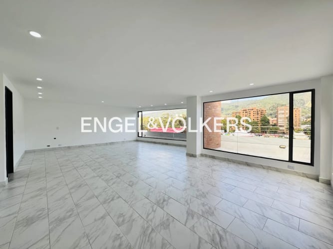 Apartamento de 5 alcobas en arriendo en La Carolina, Bogotá, 440 m² · foto 17 de 21
