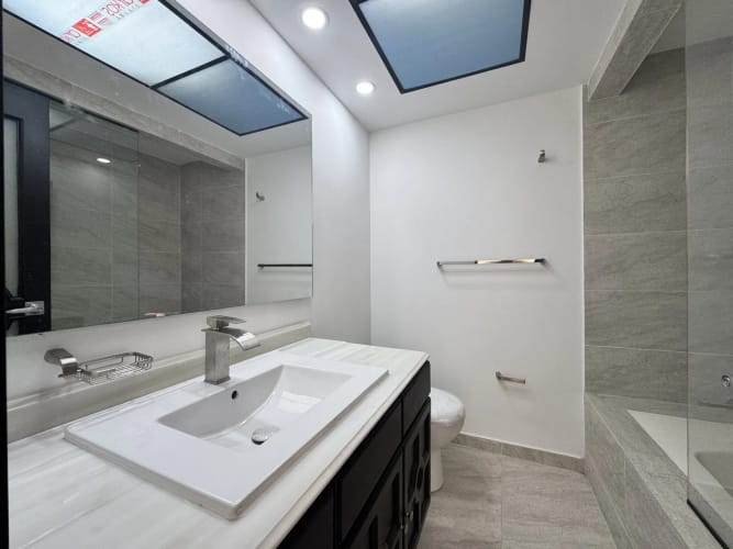 Apartamento de 5 alcobas en arriendo en La Carolina, Bogotá, 440 m² · foto 10 de 21
