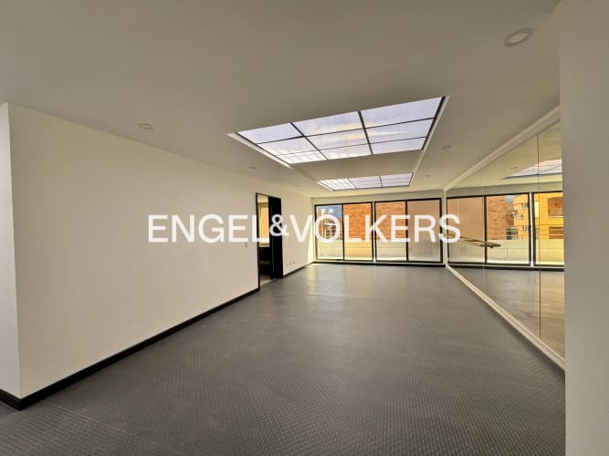Apartamento de 5 alcobas en arriendo en La Carolina, Bogotá, 440 m² · foto 6 de 21