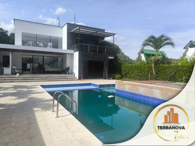 Casa de 4 alcobas en arriendo en El Totumo, Ibagué, 1000 m² · foto 2 de 24