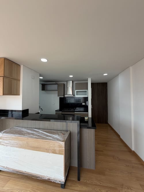 Apartamento de 3 alcobas en venta en Cedritos, Bogotá, 86 m² · foto 2 de 24