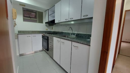 Apartamento de 2 alcobas en arriendo en El Diamante 2, Medellín, 74 m² · foto 4 de 12