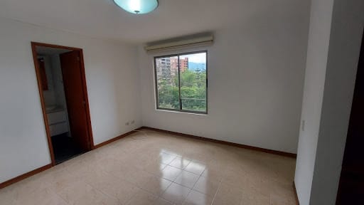 Apartamento de 2 alcobas en arriendo en El Diamante 2, Medellín, 74 m² · foto 8 de 12
