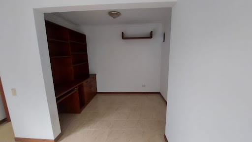 Apartamento de 2 alcobas en arriendo en El Diamante 2, Medellín, 74 m² · foto 9 de 12