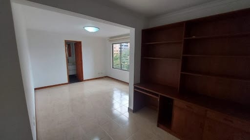 Apartamento de 2 alcobas en arriendo en El Diamante 2, Medellín, 74 m² · foto 10 de 12