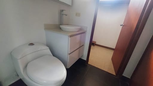 Apartamento de 2 alcobas en arriendo en El Diamante 2, Medellín, 74 m² · foto 12 de 12