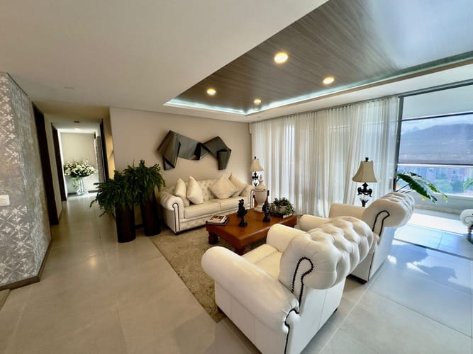 Apartamento de 4 alcobas en venta en El Poblado, Medellín, 215 m² · foto 1 de 22