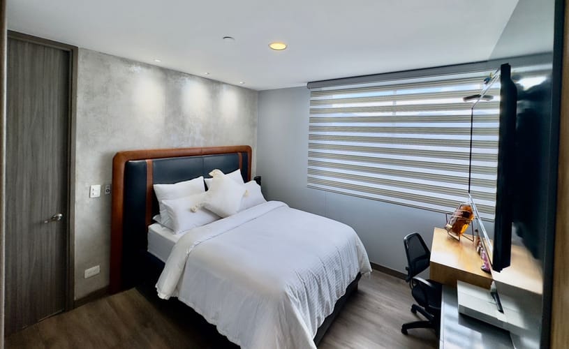 Apartamento de 4 alcobas en venta en El Poblado, Medellín, 215 m² · foto 4 de 22