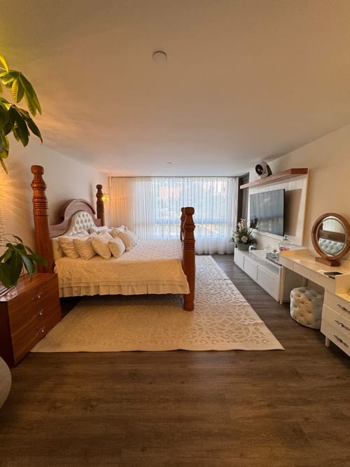 Apartamento de 4 alcobas en venta en El Poblado, Medellín, 215 m² · foto 3 de 22