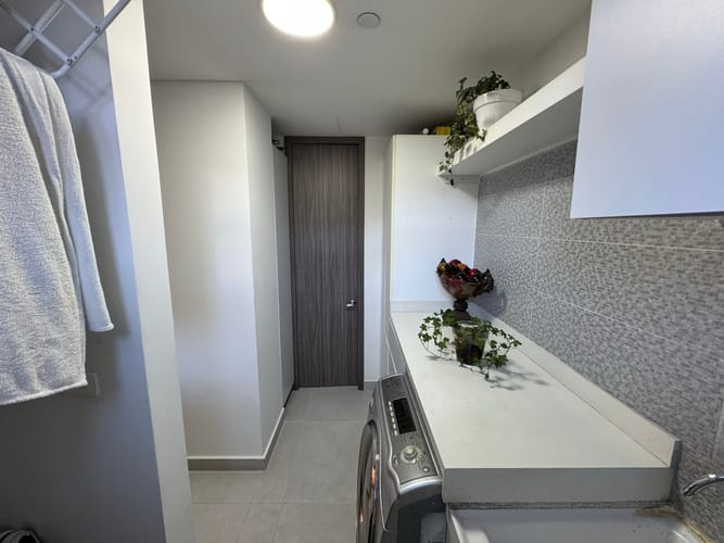Apartamento de 4 alcobas en venta en El Poblado, Medellín, 215 m² · foto 16 de 22