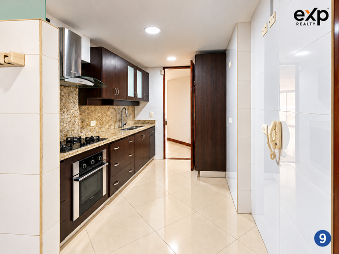 Apartamento de 3 alcobas en venta en Santa Paula, Bogotá, 218 m² · foto 9 de 14