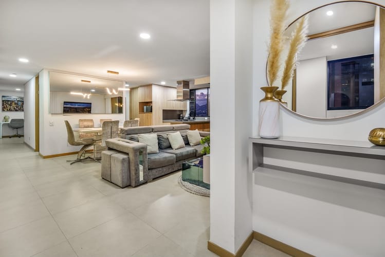 Apartamento de 3 alcobas en venta en Vía Las Palmas, Medellín, 95 m² · foto 3 de 22