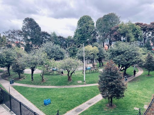 Apartamento de 2 alcobas en venta en San Cipriano, Bogotá, 57 m² · foto 1 de 24