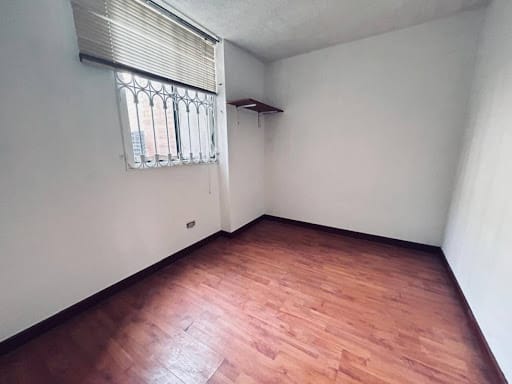 Apartamento de 2 alcobas en venta en San Cipriano, Bogotá, 57 m² · foto 4 de 24