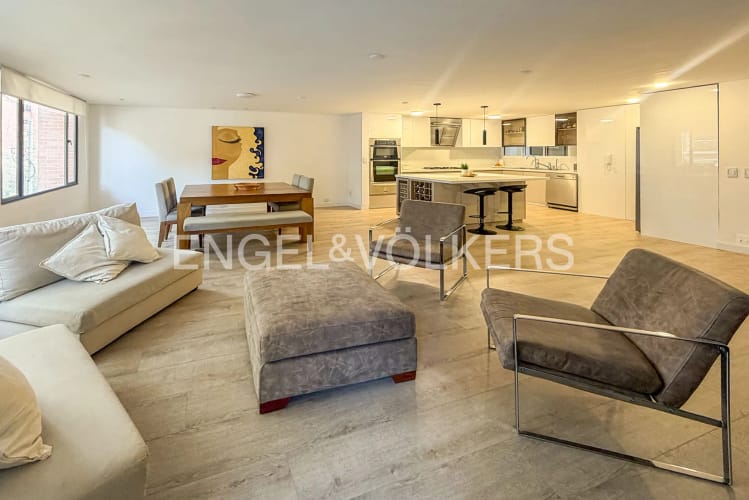 Apartamento de 3 alcobas en venta en La Carolina, Bogotá, 230 m² · foto 3 de 20