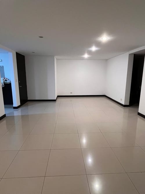 Apartamento de 2 alcobas en arriendo en Normandia, Cali, 89 m² · foto 3 de 10