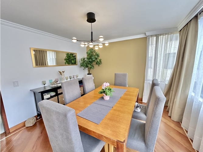 Apartamento de 3 alcobas en venta en Santa Barbara, Bogotá, 135 m² · foto 3 de 21