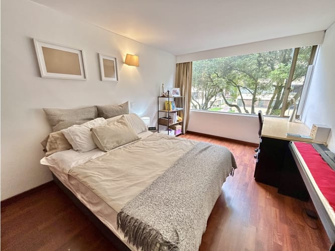 Apartamento de 3 alcobas en venta en Santa Barbara, Bogotá, 135 m² · foto 8 de 21